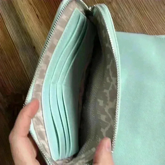 Stella & Dot Light Blue Clutch - Picture 8 of 12